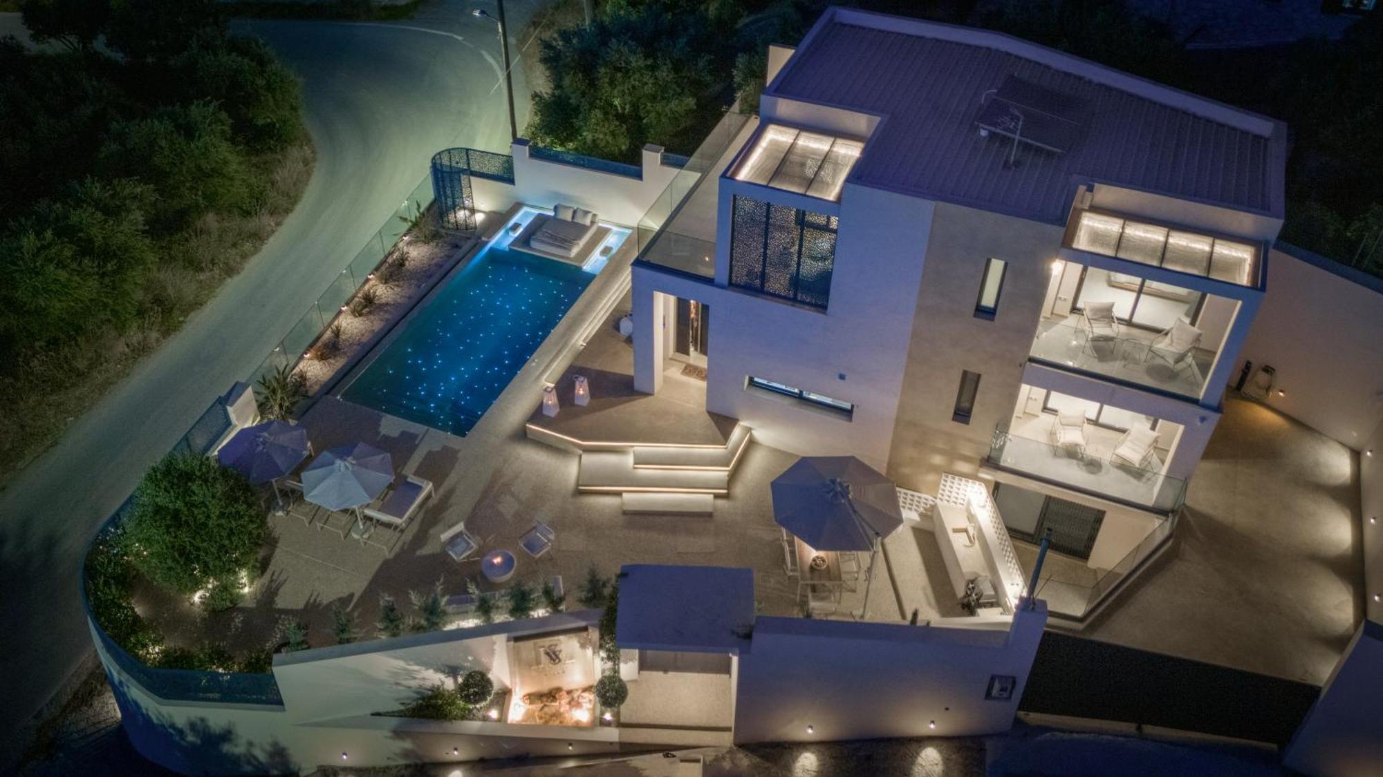 Ventus - A Luxury Sea View Retreat In