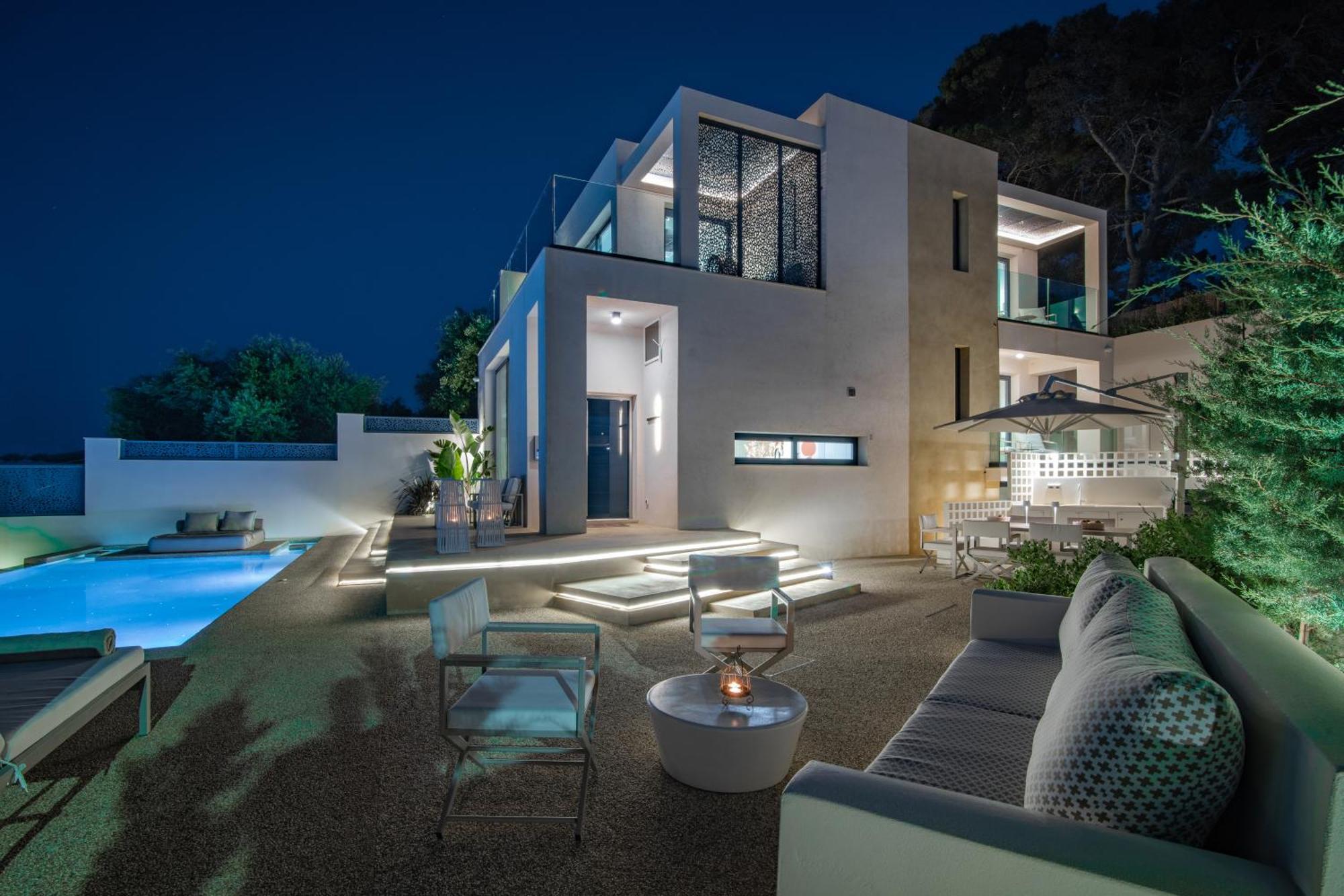 Ventus - A Luxury Sea View Retreat In *